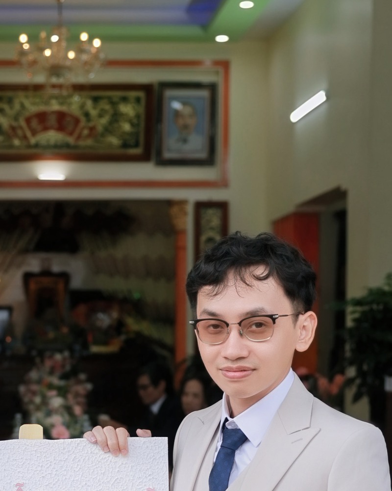Chú rể Lê Duy Tân
